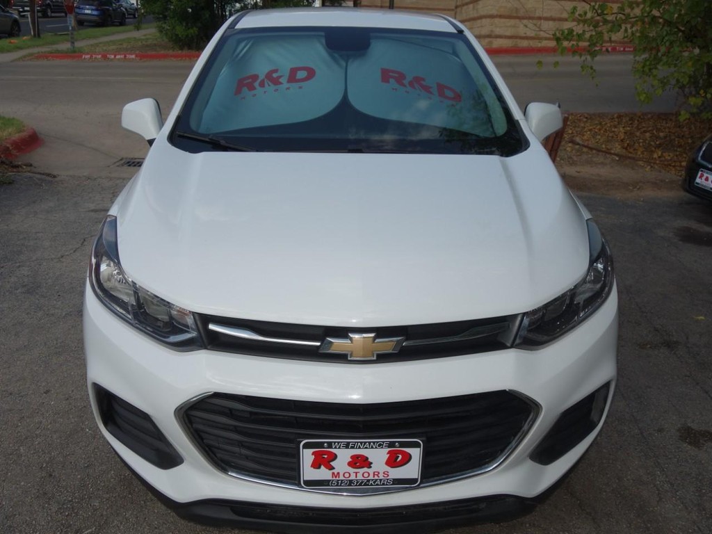 2018 Chevrolet Trax LS photo 2