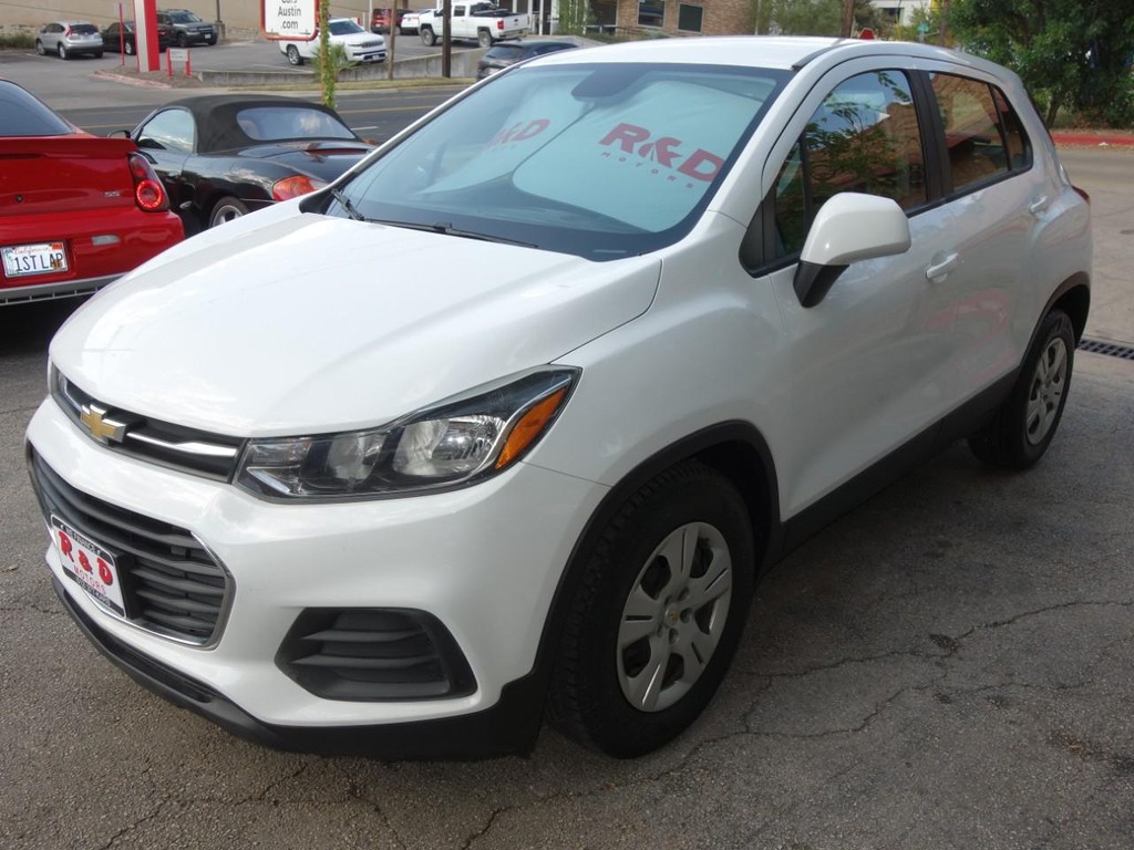 2018 Chevrolet Trax LS photo 3
