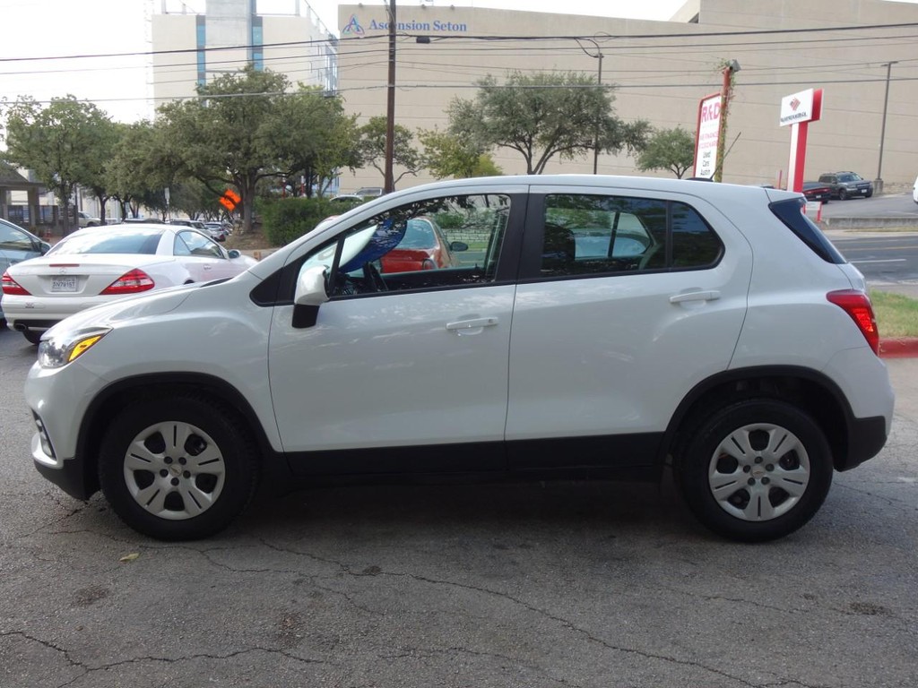 2018 Chevrolet Trax LS photo 4