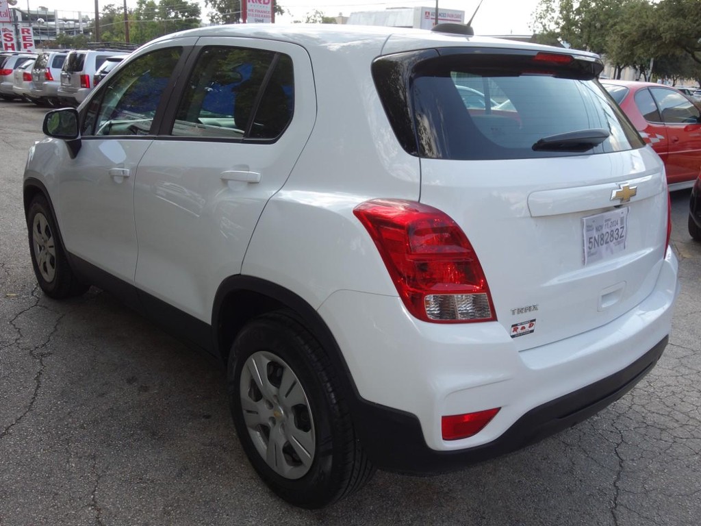 2018 Chevrolet Trax LS photo 5