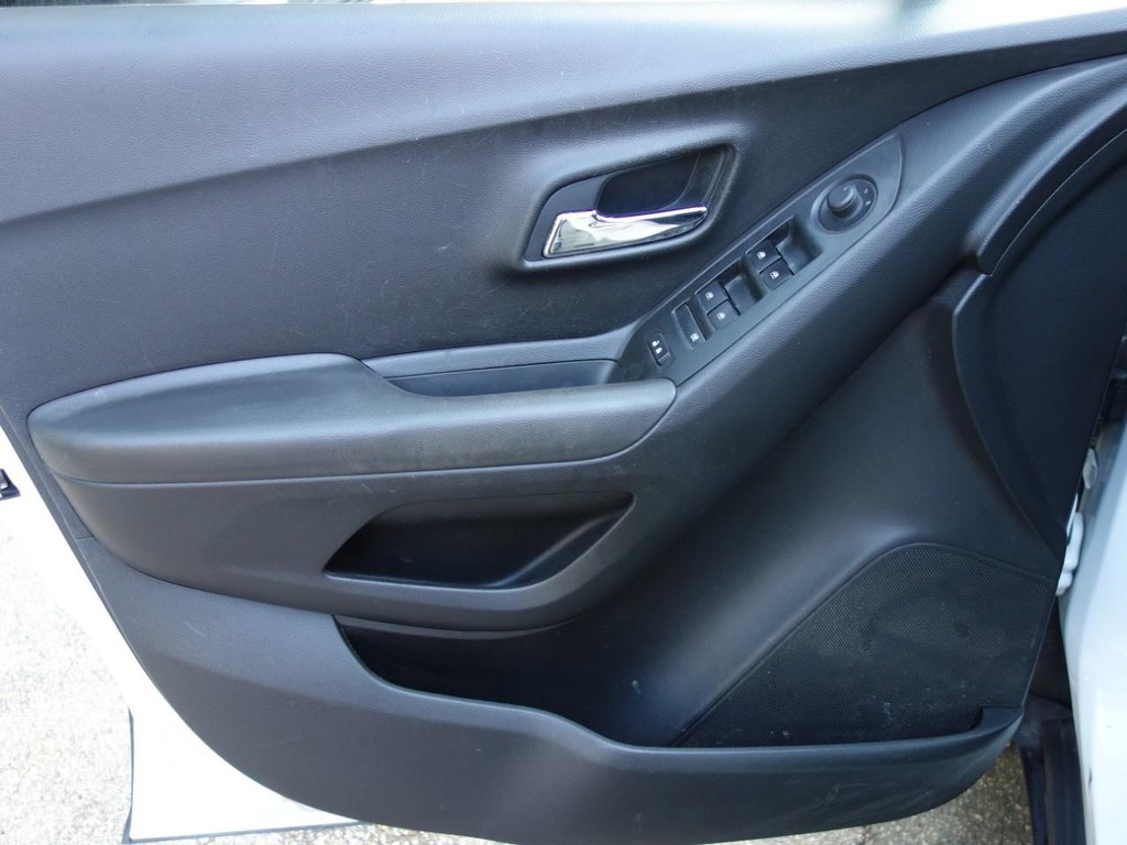 2018 Chevrolet Trax LS photo 16
