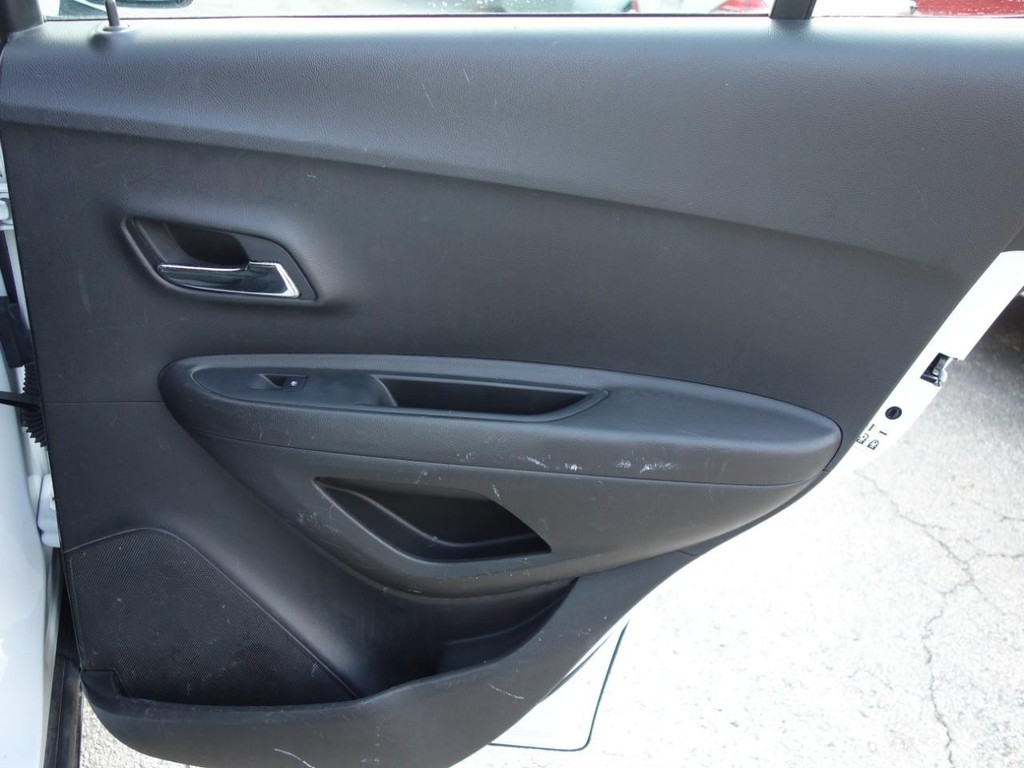 Chevrolet Trax Vehicle Full-screen Gallery Image 23