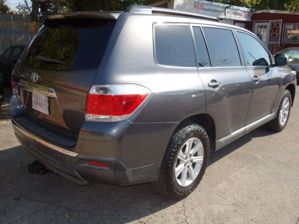 Toyota Highlander Vehicle Full-screen Gallery Image 07