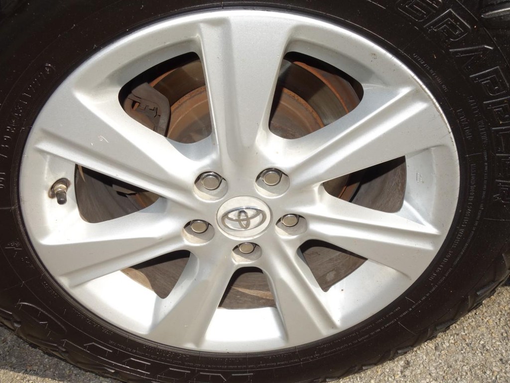 Toyota Highlander Vehicle Full-screen Gallery Image 09