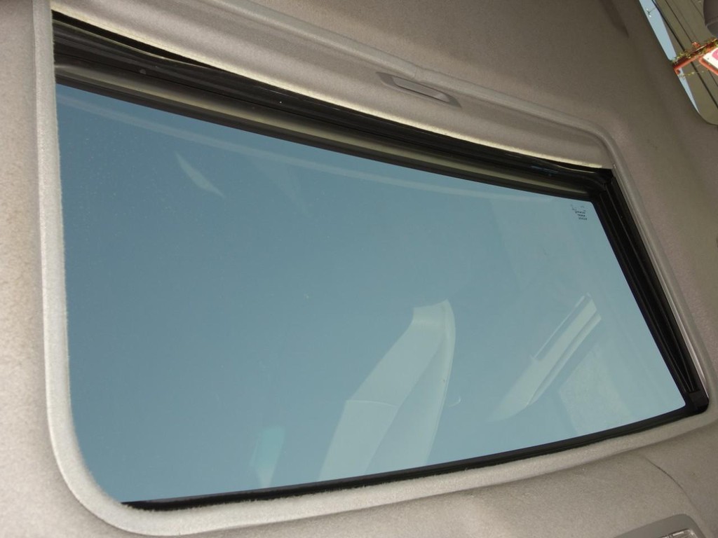 Toyota Highlander Vehicle Full-screen Gallery Image 13