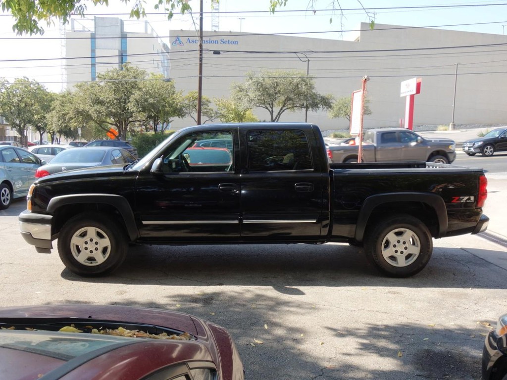 Chevrolet Silverado 1500 Vehicle Full-screen Gallery Image 04
