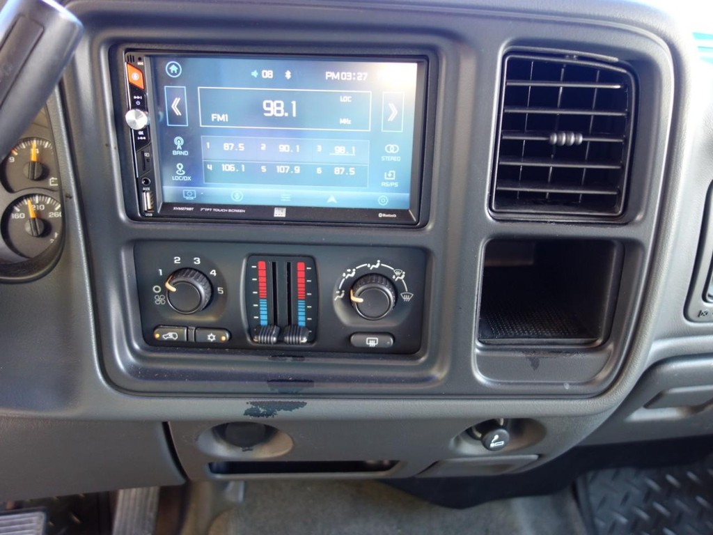 Chevrolet Silverado 1500 Vehicle Full-screen Gallery Image 13