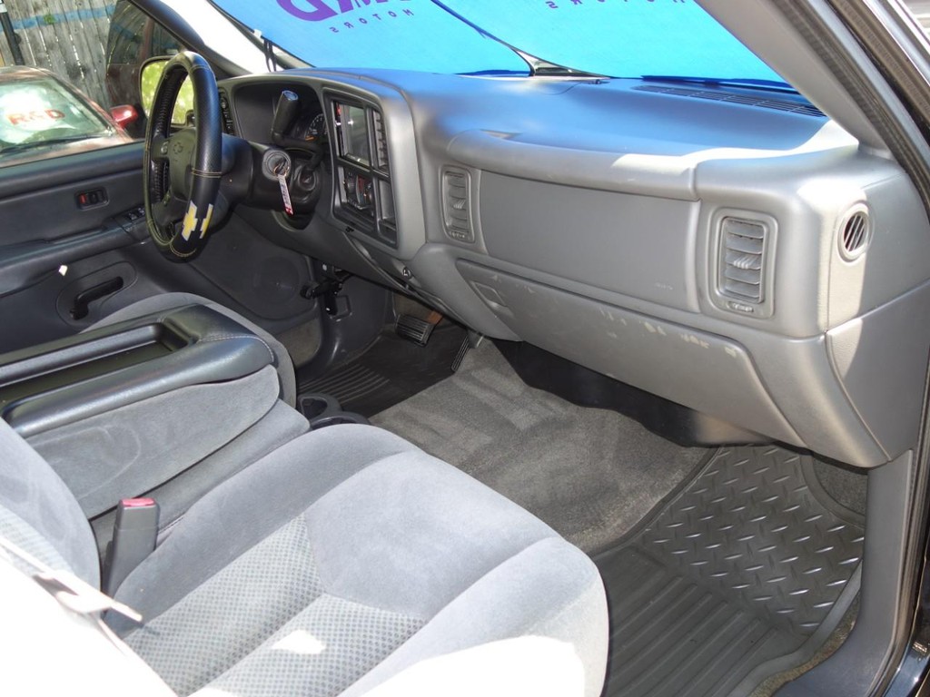 Chevrolet Silverado 1500 Vehicle Full-screen Gallery Image 19