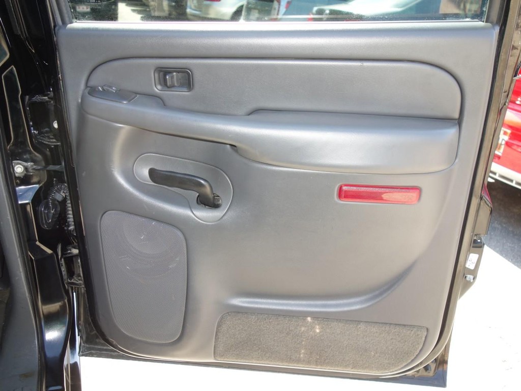 Chevrolet Silverado 1500 Vehicle Full-screen Gallery Image 23