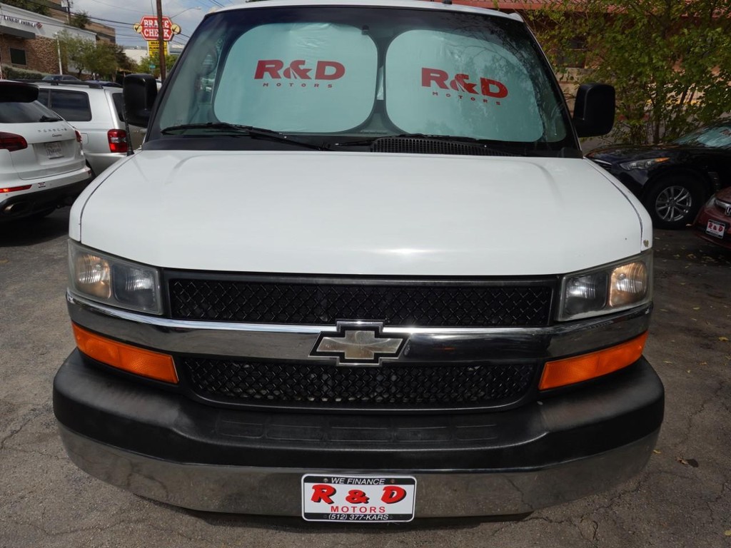 2012 Chevrolet Express Passenger photo 2