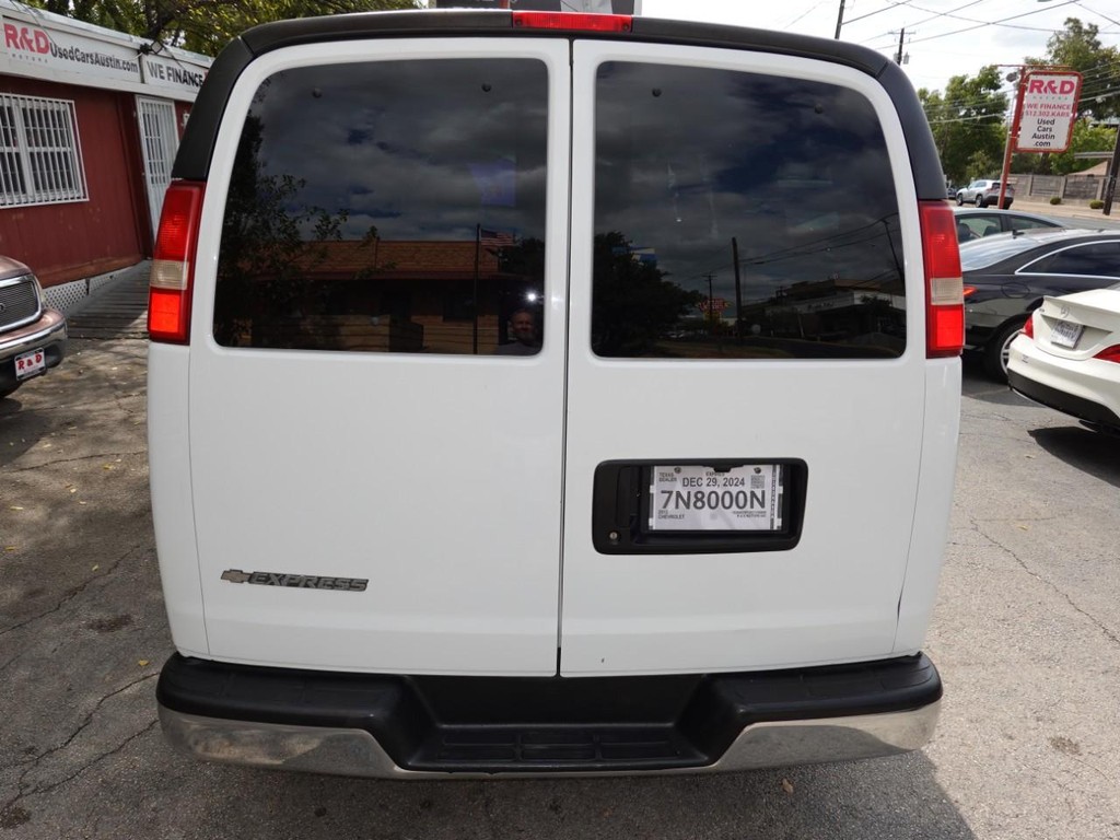2012 Chevrolet Express Passenger photo 5