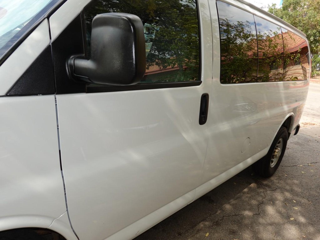 2012 Chevrolet Express Passenger photo 7