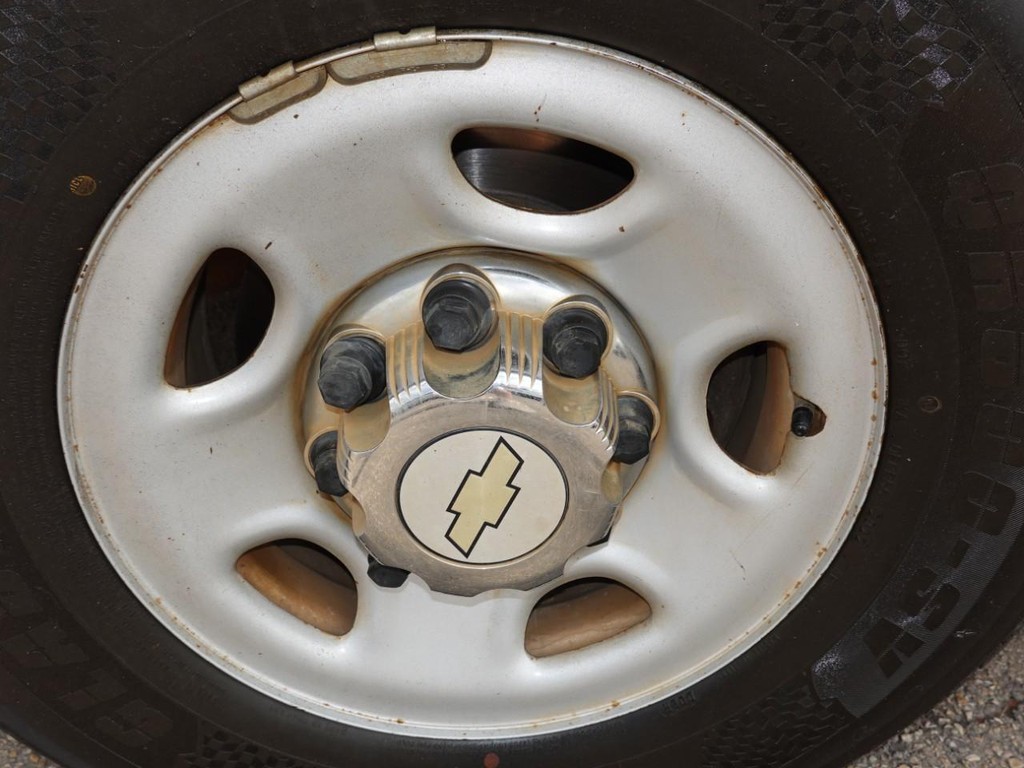 2012 Chevrolet Express Passenger photo 9