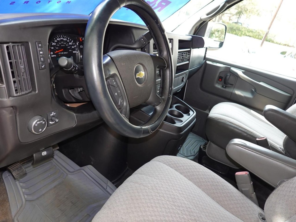 2012 Chevrolet Express Passenger photo 13