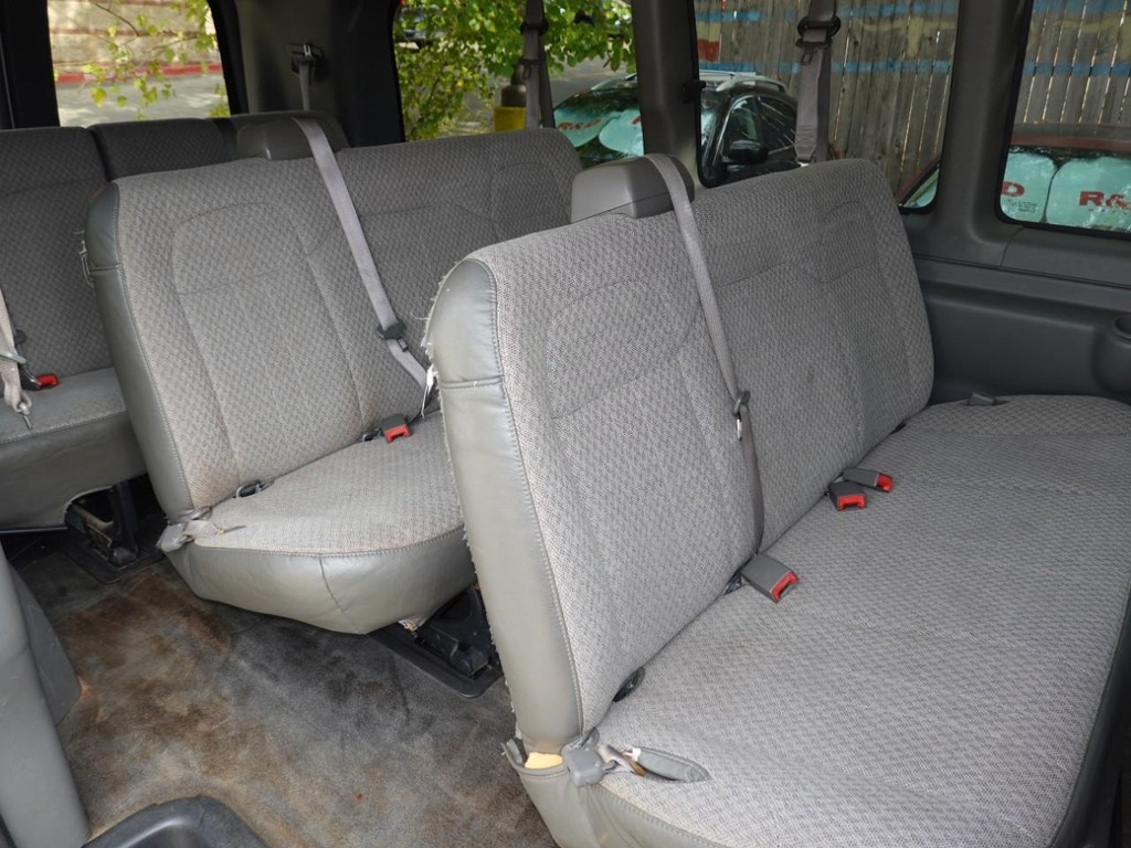 2012 Chevrolet Express Passenger photo 19