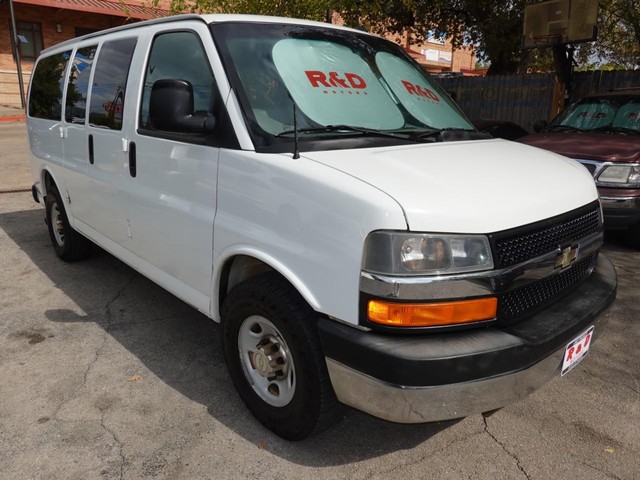 more details - chevrolet express passenger