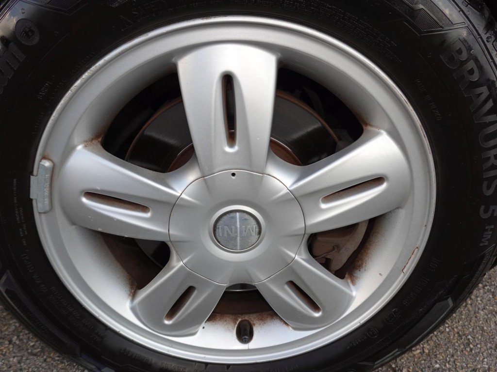 MINI Cooper Hardtop Vehicle Full-screen Gallery Image 08