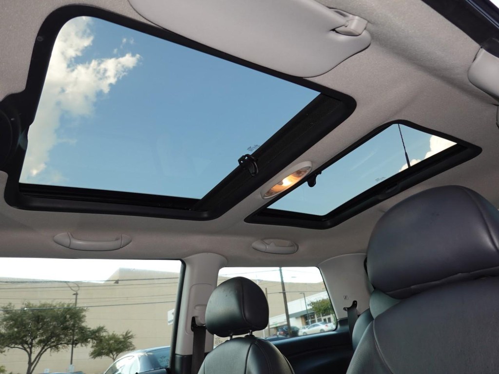 MINI Cooper Hardtop Vehicle Full-screen Gallery Image 13