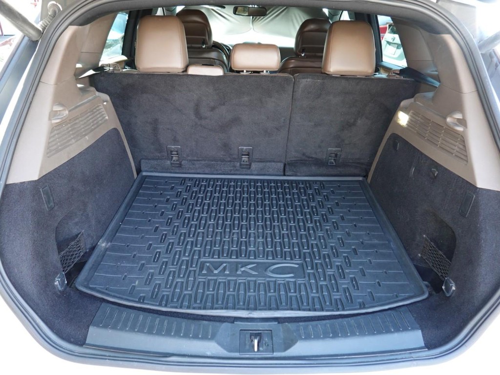 Lincoln MKC Vehicle Full-screen Gallery Image 23