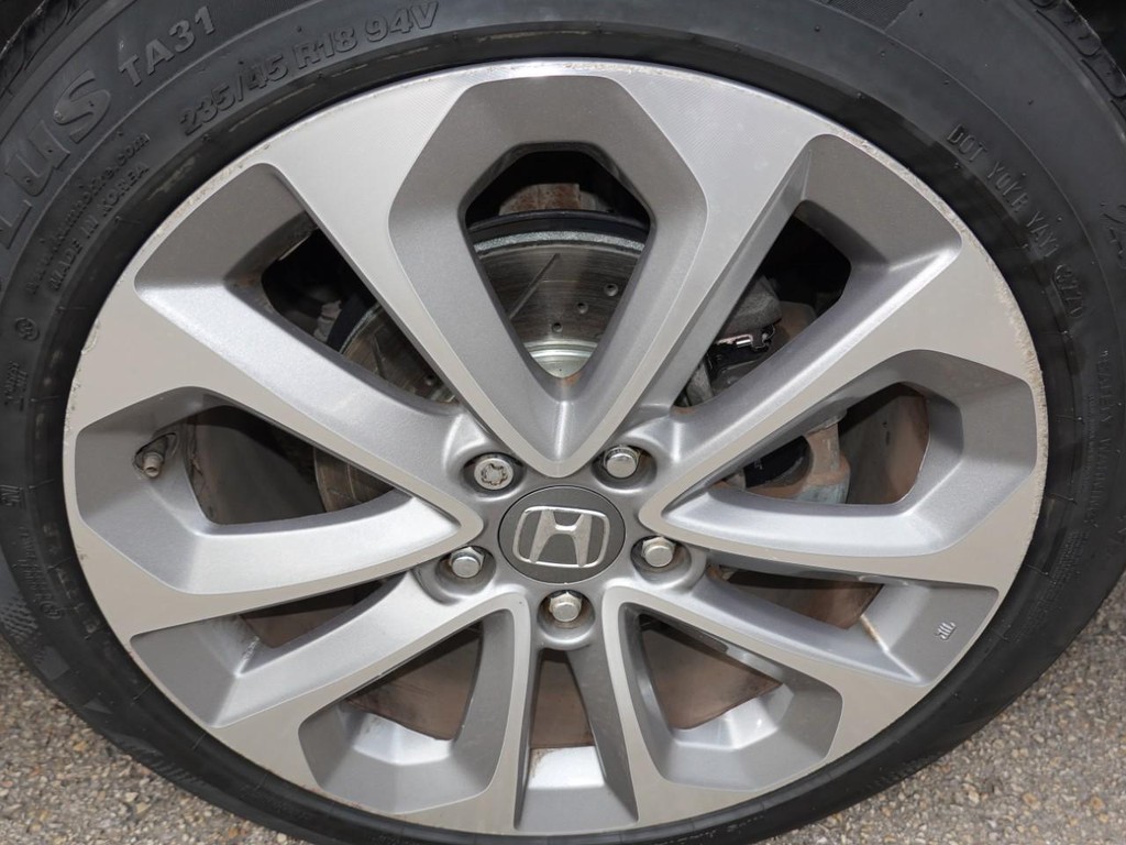 Honda Accord Sedan Vehicle Full-screen Gallery Image 08