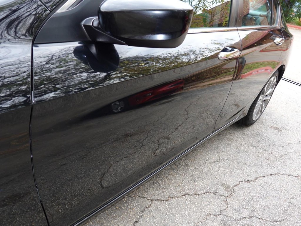 Honda Accord Sedan Vehicle Full-screen Gallery Image 09