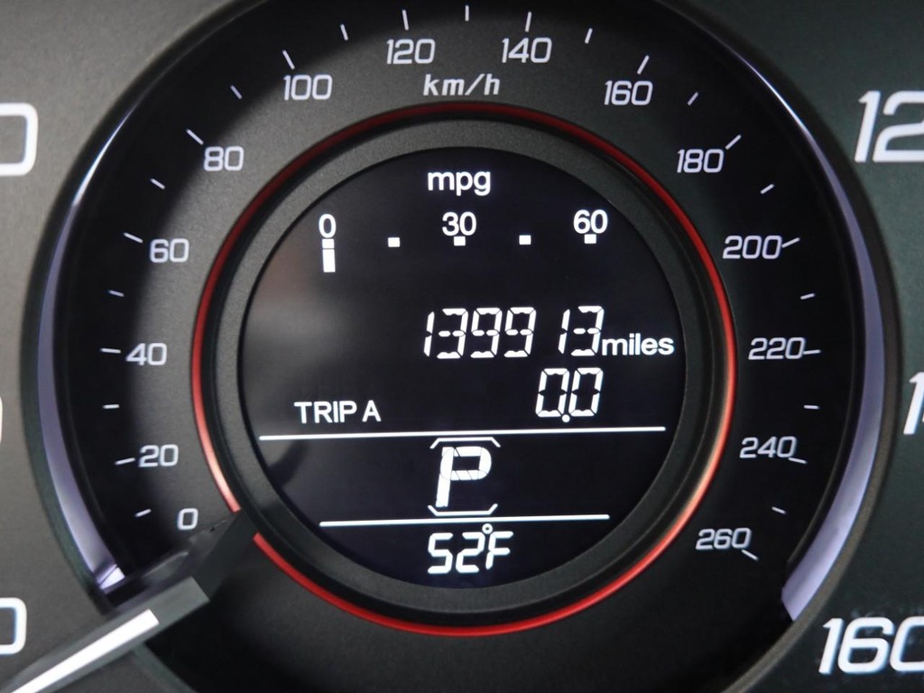 Honda Accord Sedan Vehicle Full-screen Gallery Image 11