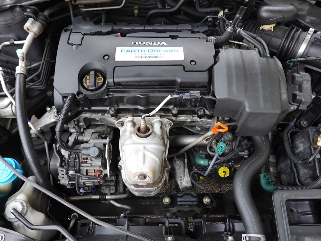 Honda Accord Sedan Vehicle Full-screen Gallery Image 25