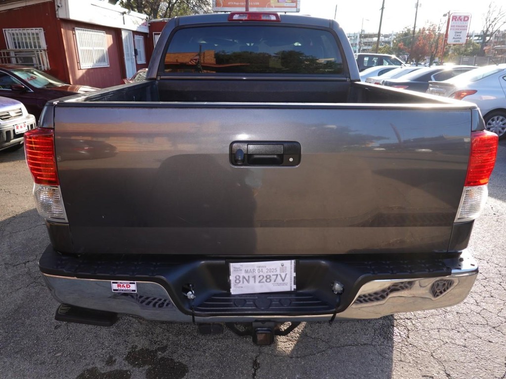 Toyota Tundra 4WD Truck Vehicle Full-screen Gallery Image 05