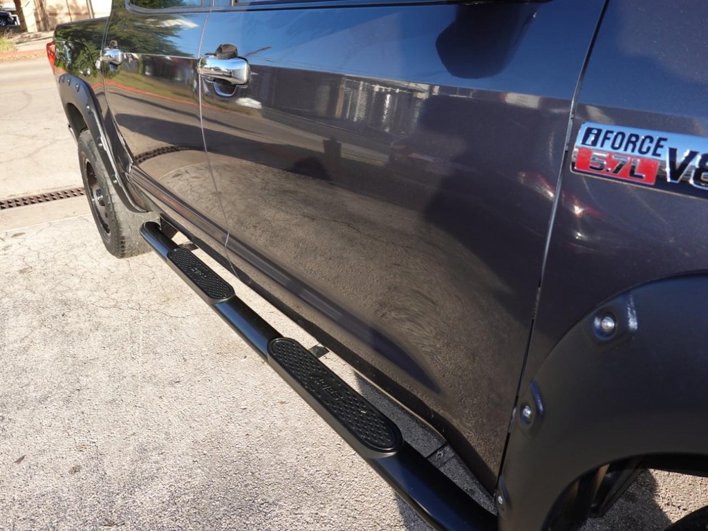 Toyota Tundra 4WD Truck Vehicle Full-screen Gallery Image 06