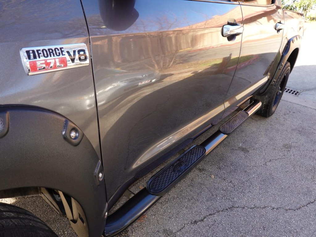 Toyota Tundra 4WD Truck Vehicle Full-screen Gallery Image 07