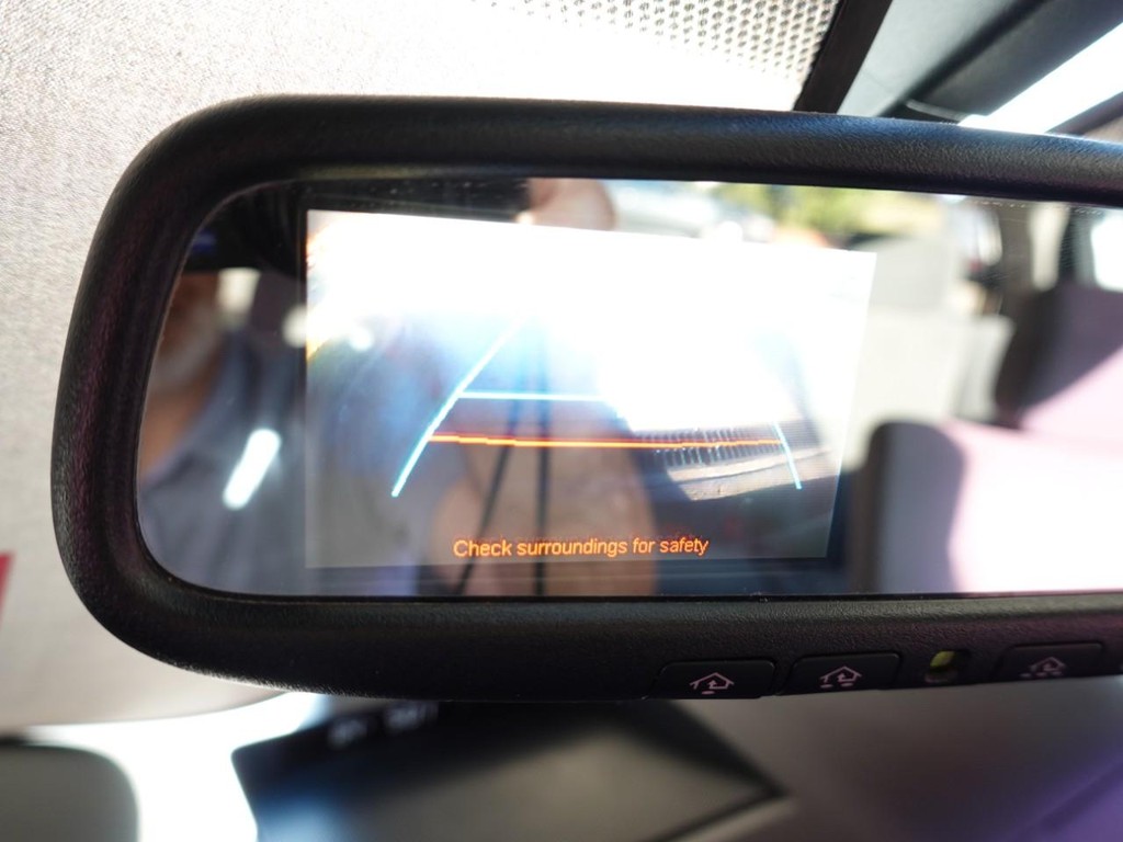 Toyota Tundra 4WD Truck Vehicle Full-screen Gallery Image 11