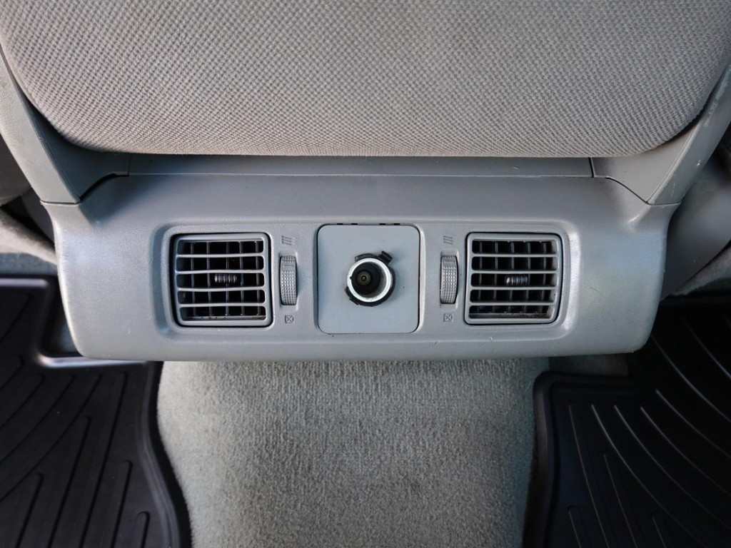 Toyota Tundra 4WD Truck Vehicle Full-screen Gallery Image 16