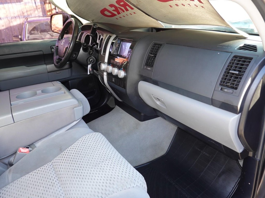 Toyota Tundra 4WD Truck Vehicle Full-screen Gallery Image 18