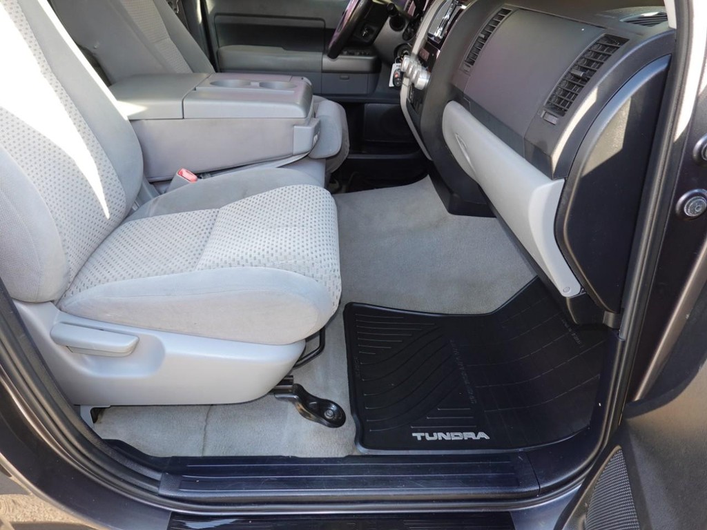 Toyota Tundra 4WD Truck Vehicle Full-screen Gallery Image 19