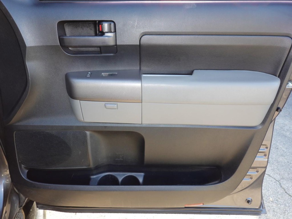 Toyota Tundra 4WD Truck Vehicle Full-screen Gallery Image 20