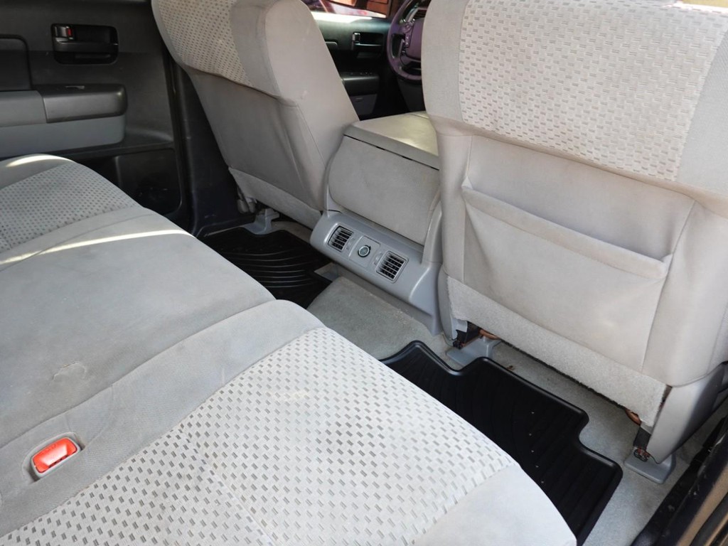 Toyota Tundra 4WD Truck Vehicle Full-screen Gallery Image 21