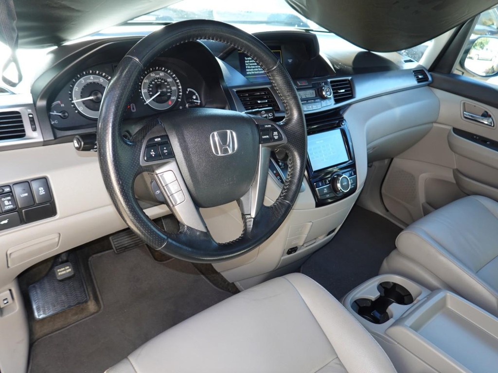 Honda Odyssey Vehicle Full-screen Gallery Image 17