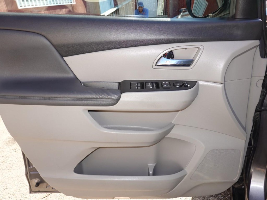 Honda Odyssey Vehicle Full-screen Gallery Image 18