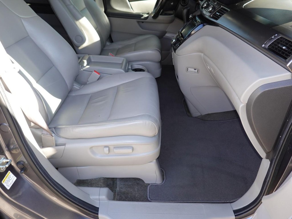Honda Odyssey Vehicle Full-screen Gallery Image 22