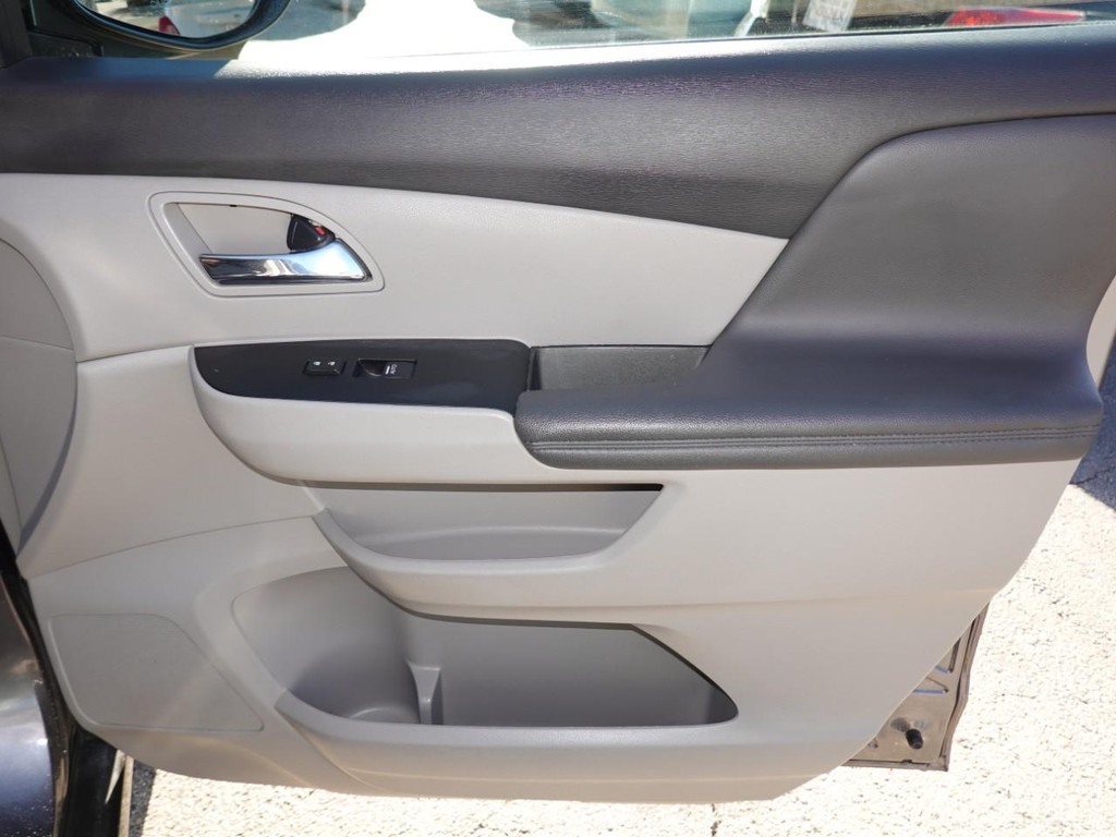 Honda Odyssey Vehicle Full-screen Gallery Image 23