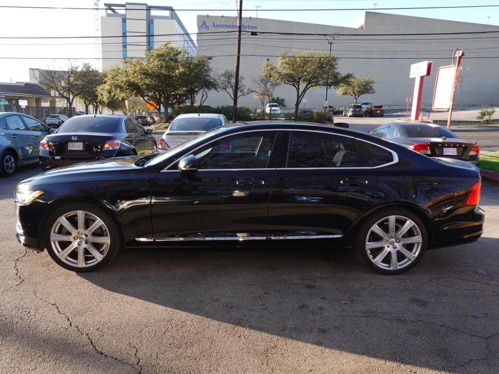 2017 Volvo S90 Inscription photo 2