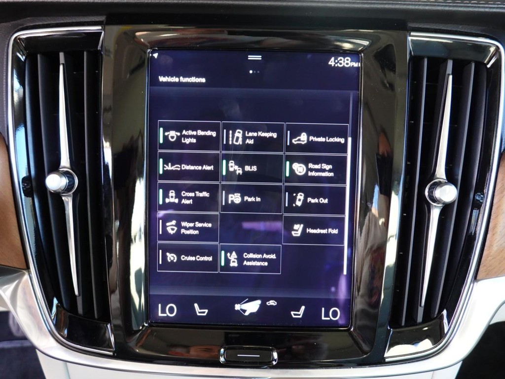 2017 Volvo S90 Inscription photo 12