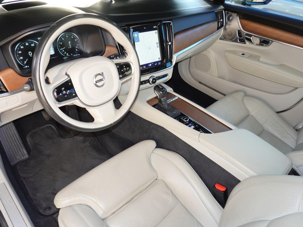 2017 Volvo S90 Inscription photo 14