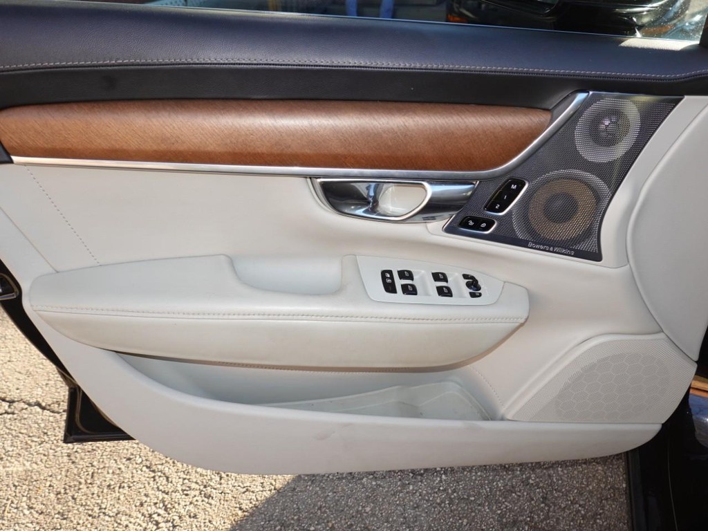 2017 Volvo S90 Inscription photo 15