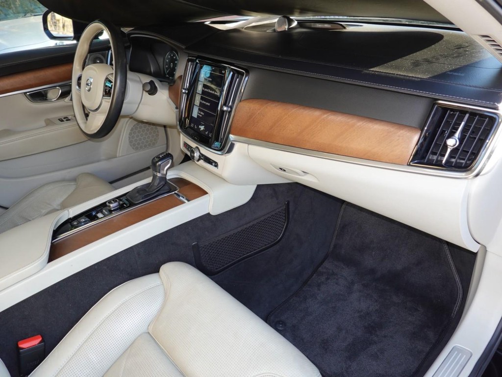2017 Volvo S90 Inscription photo 19
