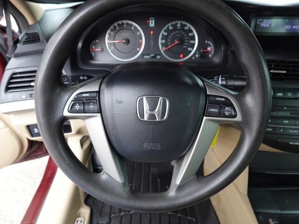 Honda Accord Sedan Vehicle Full-screen Gallery Image 10