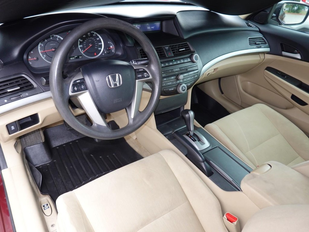 Honda Accord Sedan Vehicle Full-screen Gallery Image 13