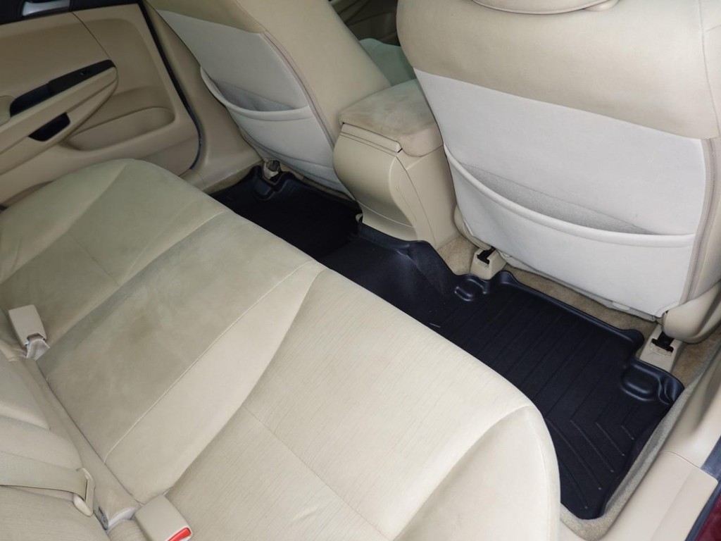 Honda Accord Sedan Vehicle Full-screen Gallery Image 20