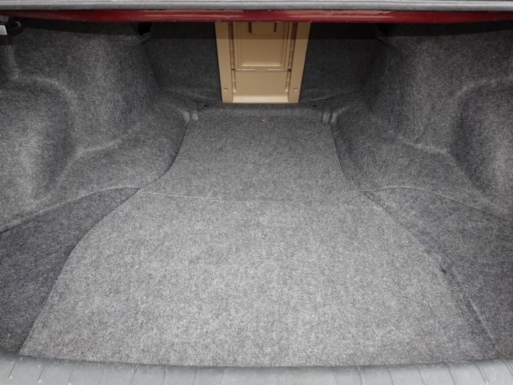 Honda Accord Sedan Vehicle Full-screen Gallery Image 22