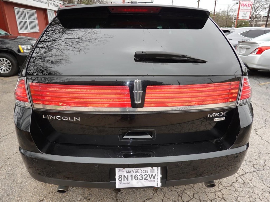 Lincoln MKX Vehicle Full-screen Gallery Image 06